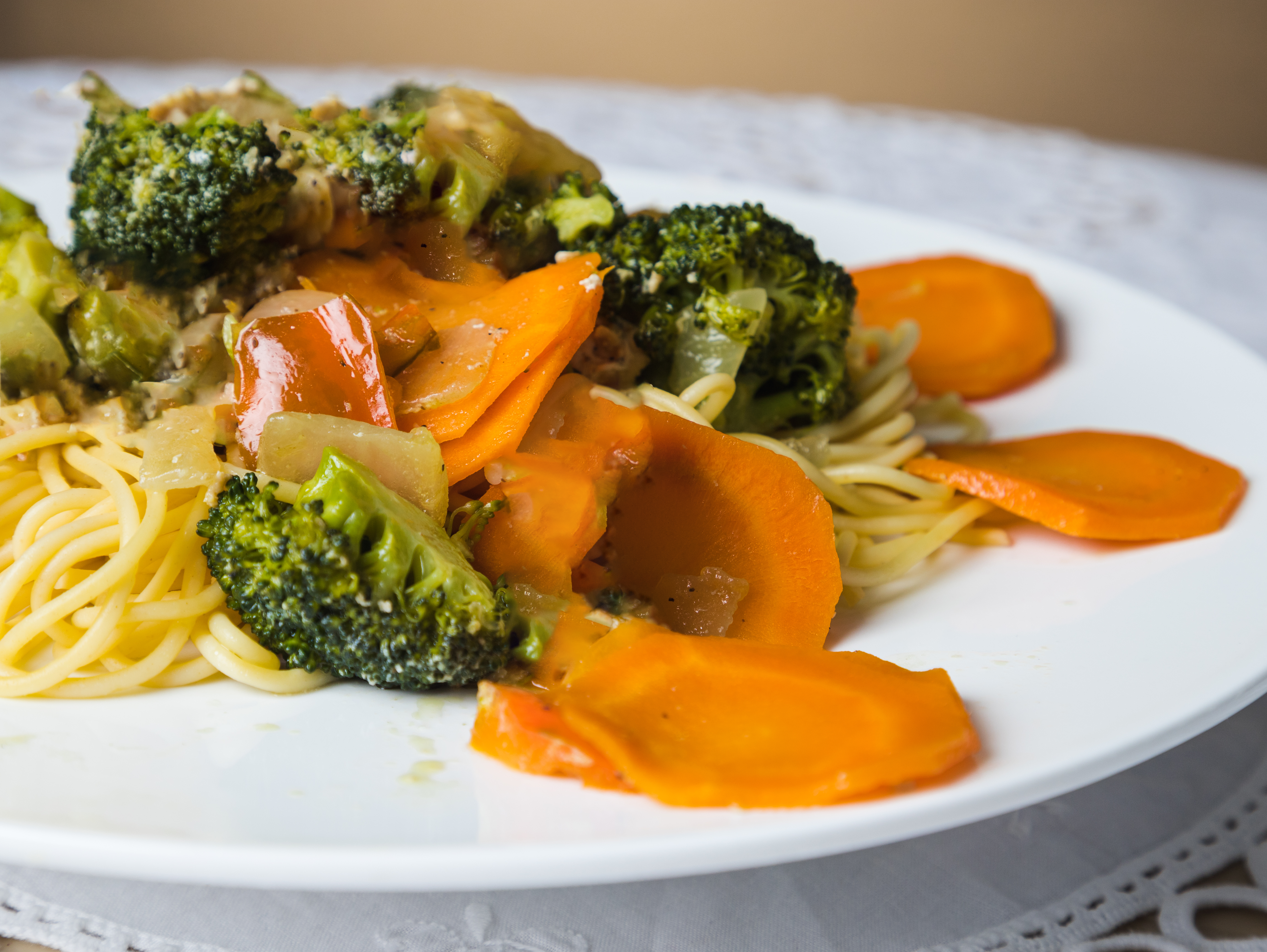Spaghetti con verduras al estilo Sumesa