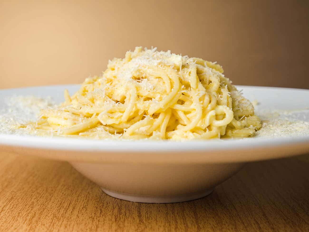 Spaghetti Sumesa en salsa de quesos maduros | Sumesa